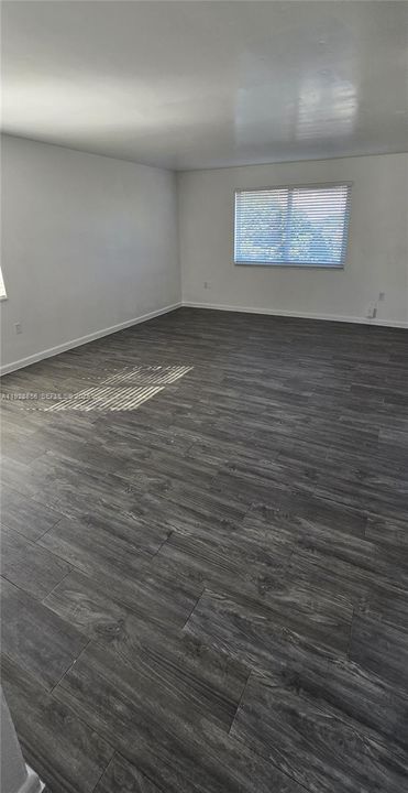 出租: $1,900 (2 贝兹, 1 浴室, 750 平方英尺)