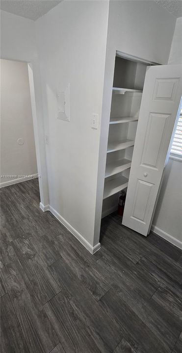 出租: $1,900 (2 贝兹, 1 浴室, 750 平方英尺)