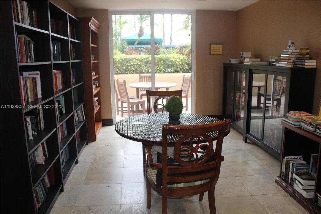 For Rent: $3,000 (2 beds, 2 baths, 1148 Square Feet)