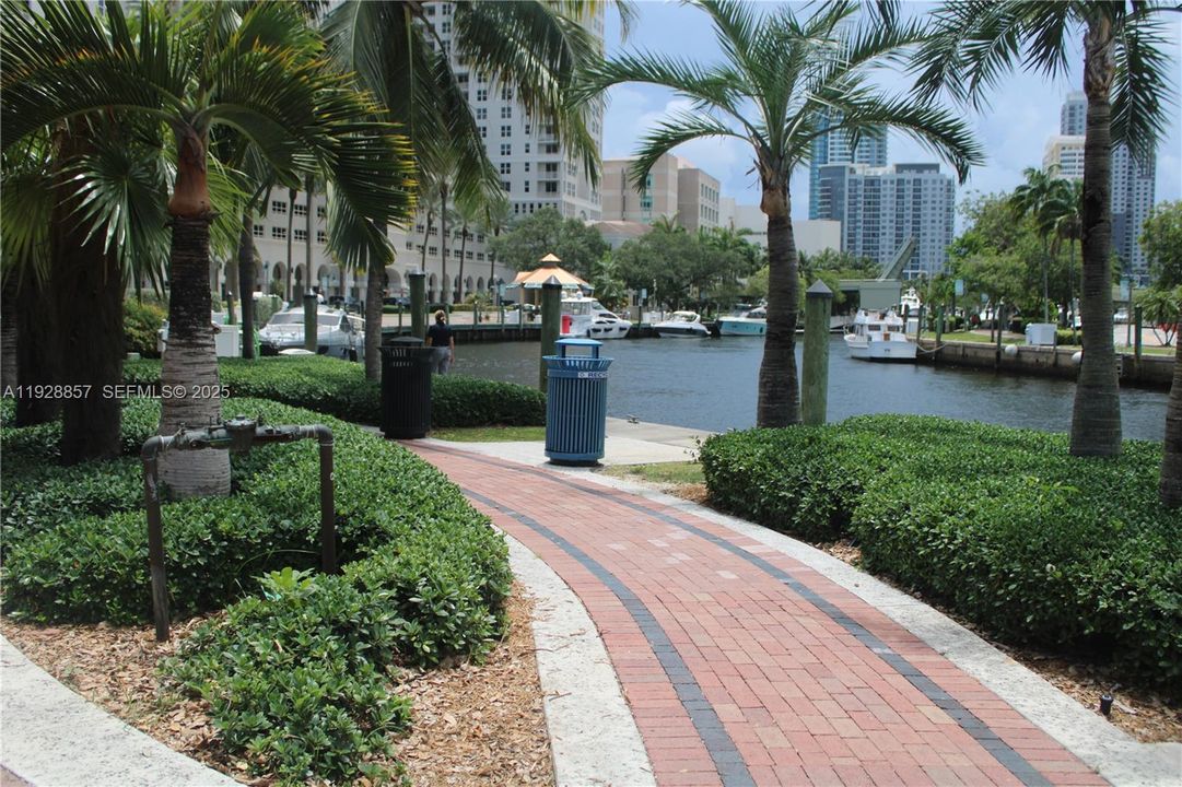 For Rent: $3,000 (2 beds, 2 baths, 1148 Square Feet)