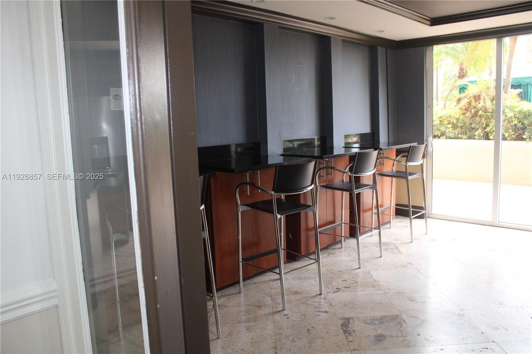 For Rent: $3,000 (2 beds, 2 baths, 1148 Square Feet)