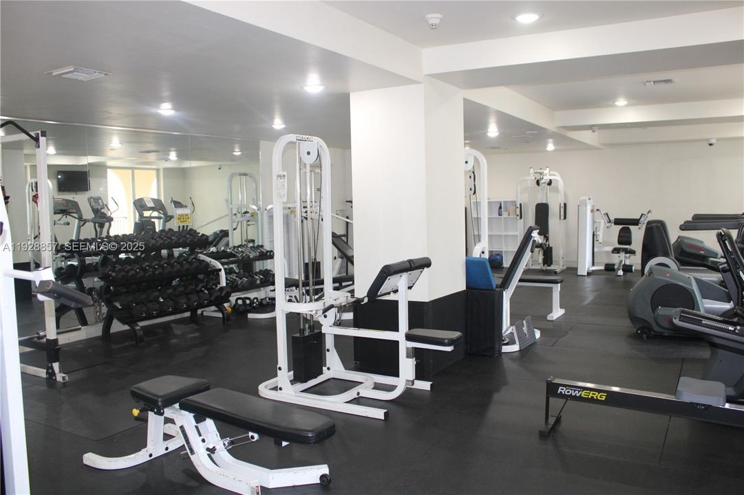 For Rent: $3,000 (2 beds, 2 baths, 1148 Square Feet)