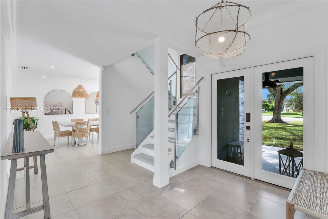 For Sale: $1,390,000 (4 beds, 2 baths, 2592 Square Feet)