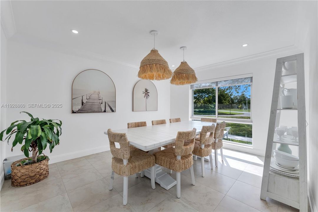 For Sale: $1,390,000 (4 beds, 2 baths, 2592 Square Feet)