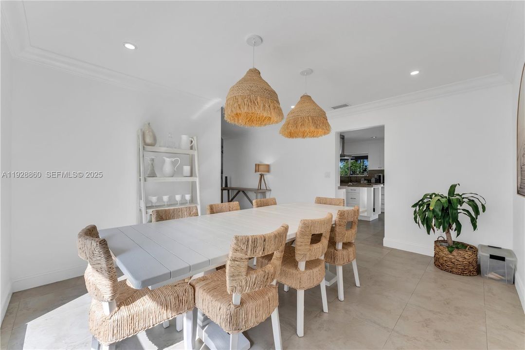 For Sale: $1,390,000 (4 beds, 2 baths, 2592 Square Feet)