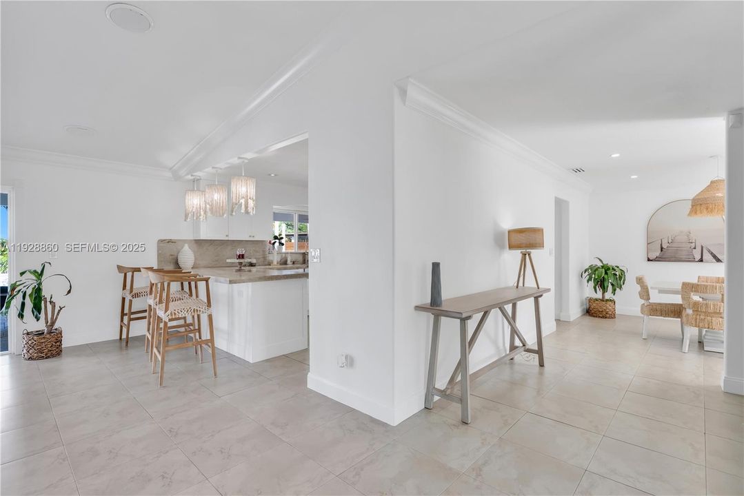 For Sale: $1,390,000 (4 beds, 2 baths, 2592 Square Feet)