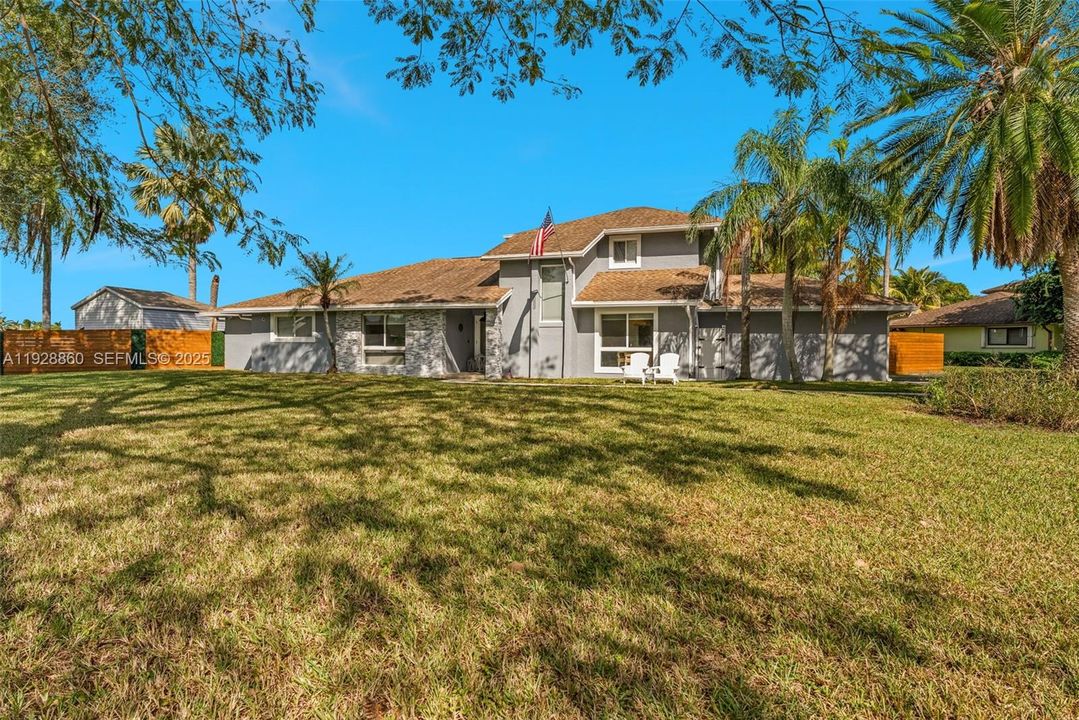 For Sale: $1,390,000 (4 beds, 2 baths, 2592 Square Feet)