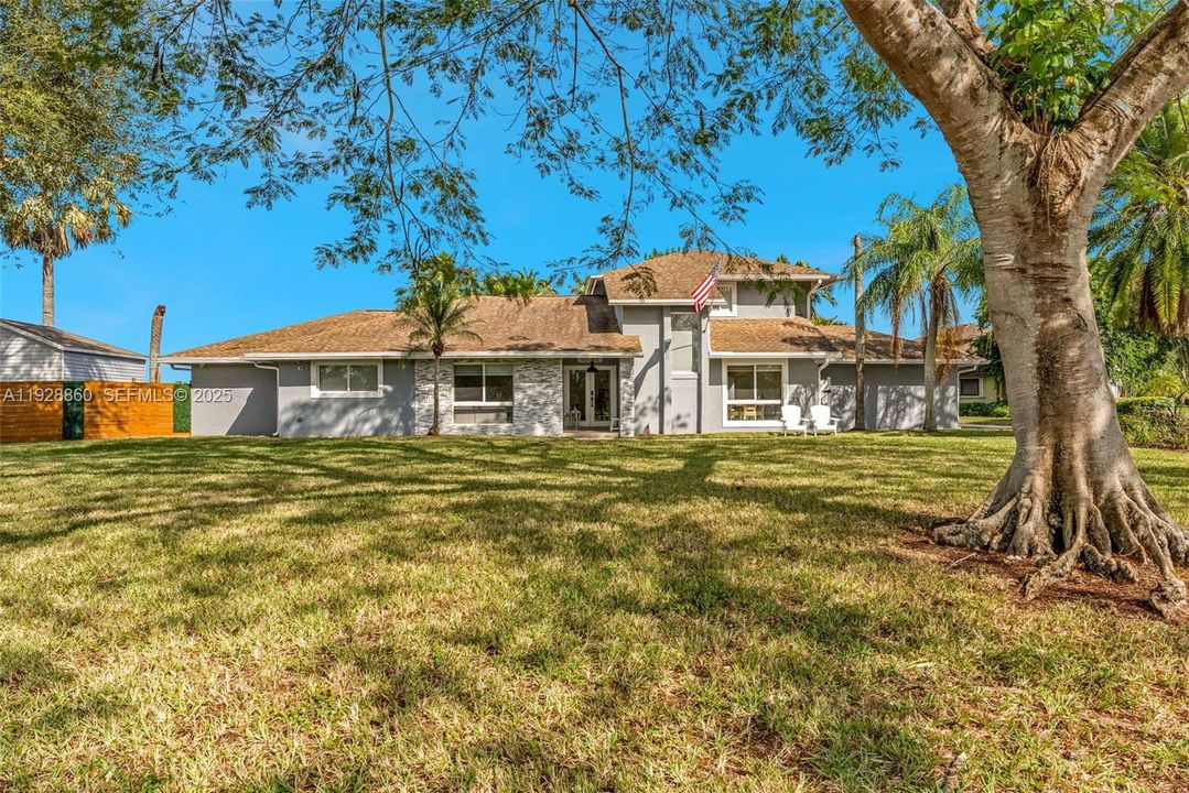 For Sale: $1,390,000 (4 beds, 2 baths, 2592 Square Feet)