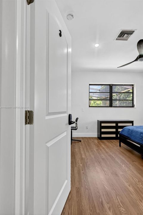 На продажу: $699,000 (3 спален, 2 ванн, 1994 Квадратных фут)