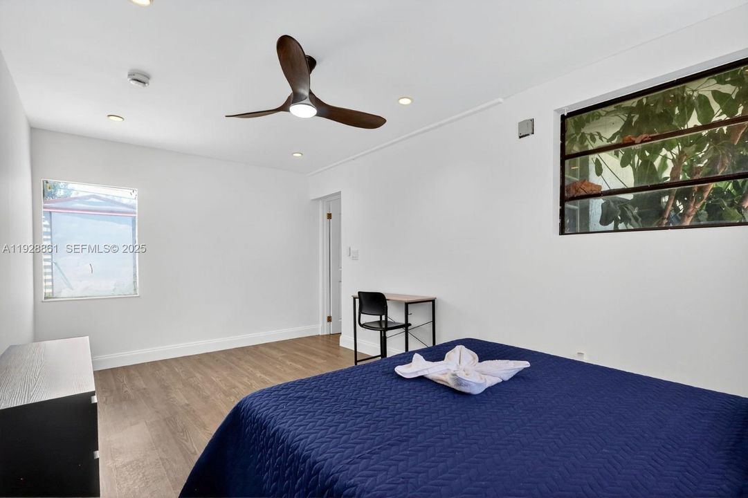 На продажу: $699,000 (3 спален, 2 ванн, 1994 Квадратных фут)