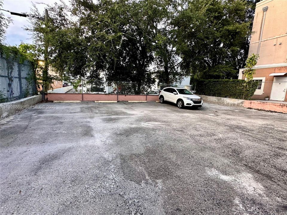 1 assigned parking space