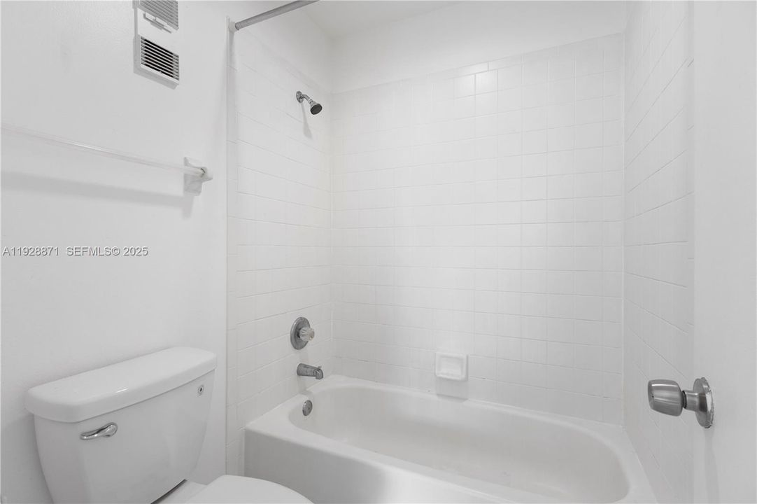 待售: $310,000 (3 贝兹, 2 浴室, 980 平方英尺)