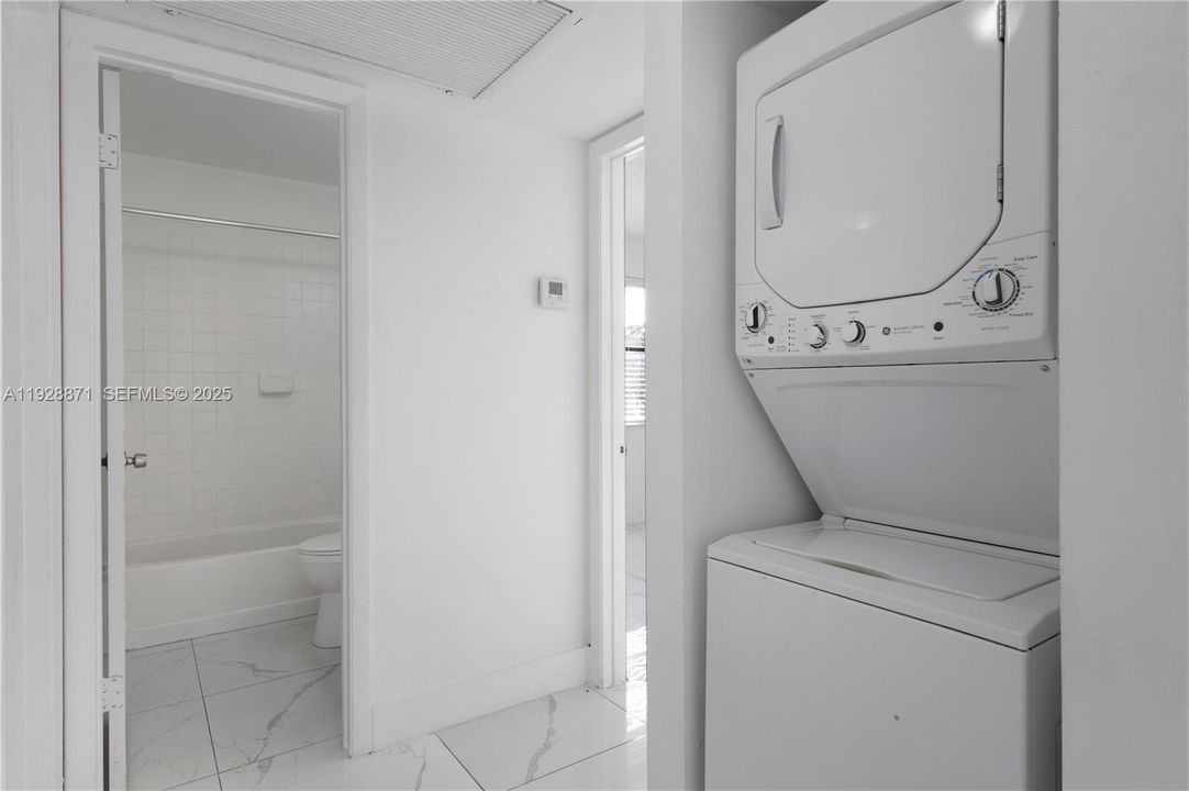 待售: $310,000 (3 贝兹, 2 浴室, 980 平方英尺)