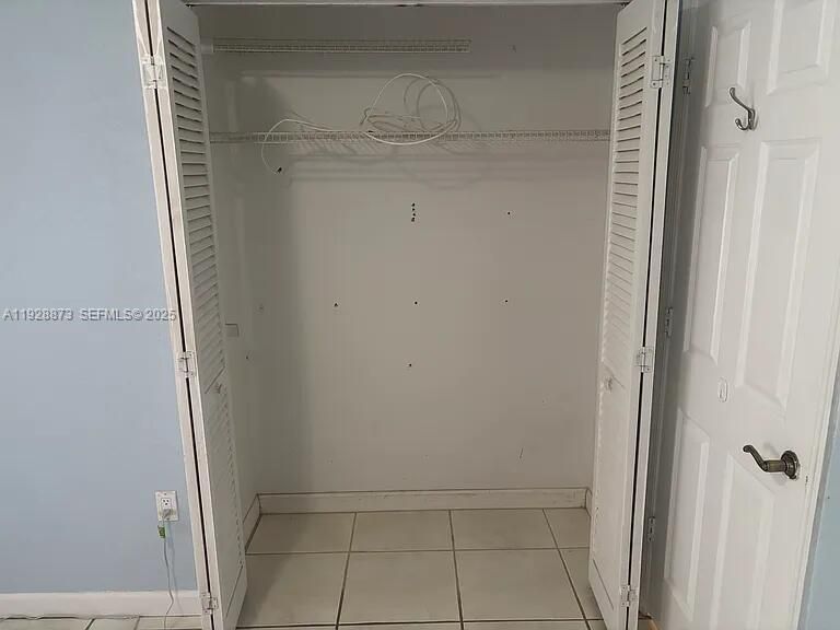 For Rent: $3,400 (3 beds, 2 baths, 1516 Square Feet)