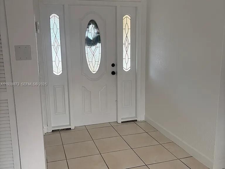 For Rent: $3,400 (3 beds, 2 baths, 1516 Square Feet)