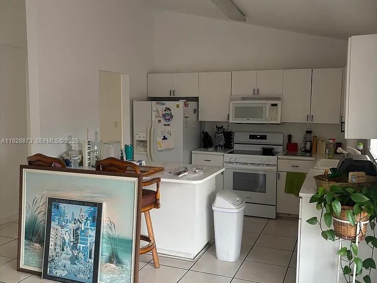 For Rent: $3,400 (3 beds, 2 baths, 1516 Square Feet)