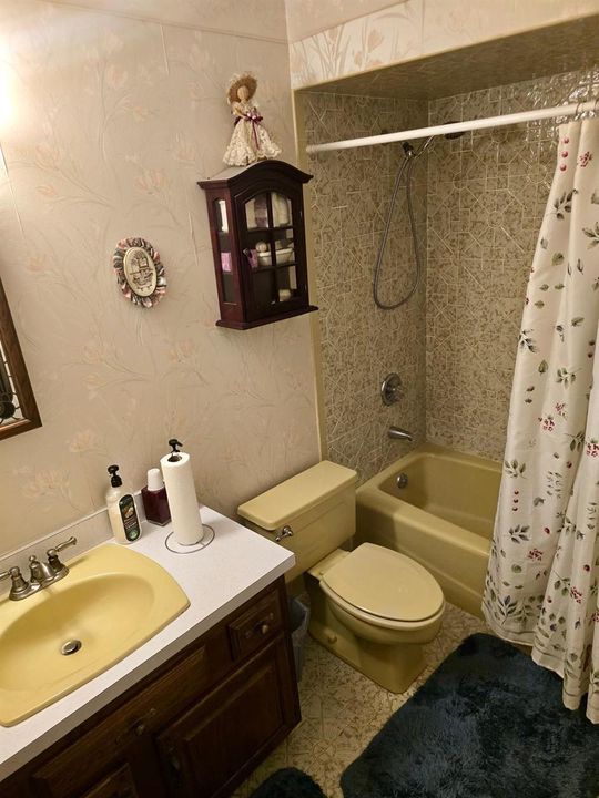 Full bathroom#2
