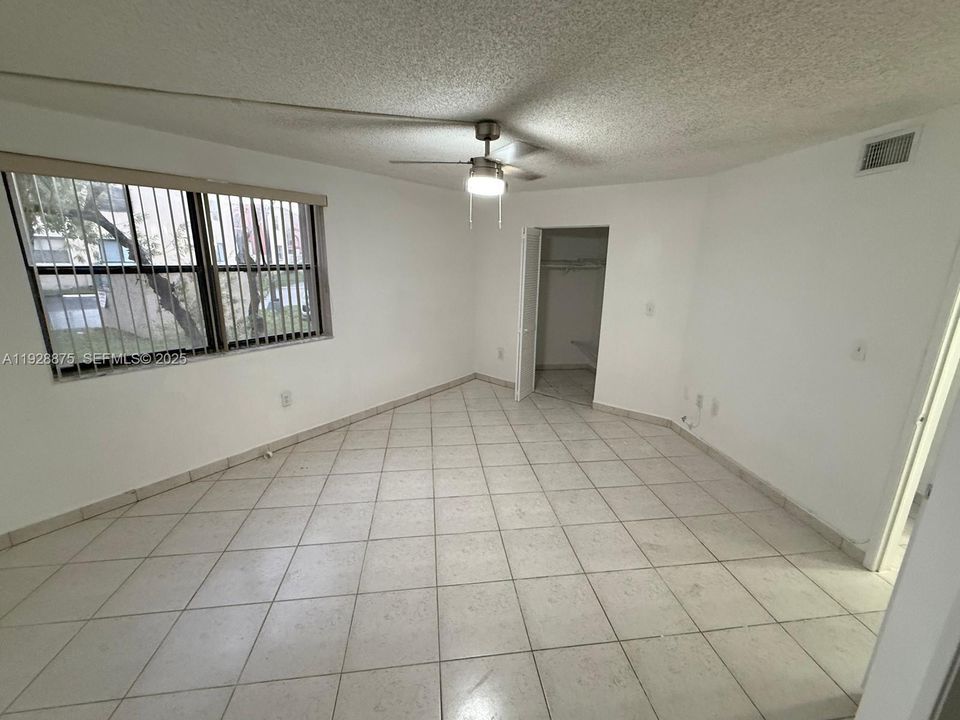 В аренду: $1,800 (2 спален, 2 ванн, 1000 Квадратных фут)