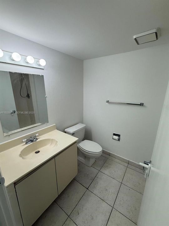 В аренду: $1,800 (2 спален, 2 ванн, 1000 Квадратных фут)