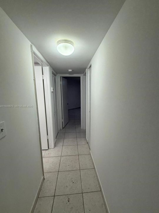 В аренду: $1,800 (2 спален, 2 ванн, 1000 Квадратных фут)