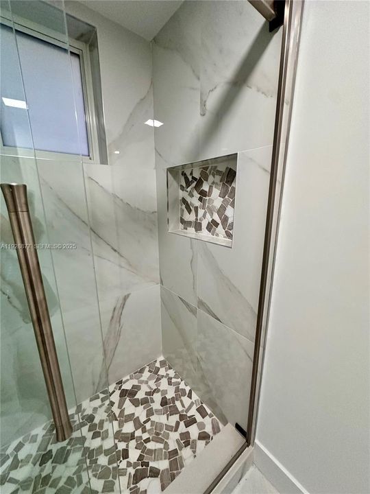 В аренду: $2,400 (2 спален, 1 ванн, 620 Квадратных фут)