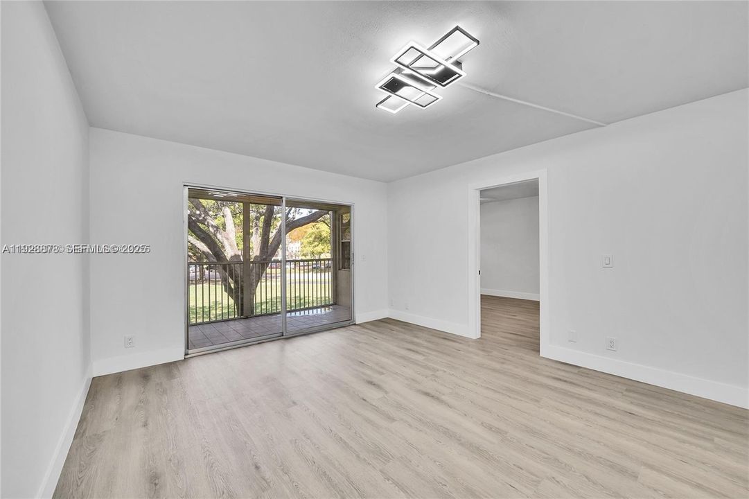 For Rent: $2,400 (2 beds, 2 baths, 1100 Square Feet)