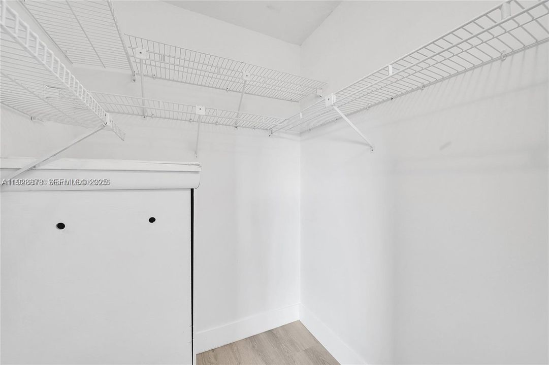 For Rent: $2,400 (2 beds, 2 baths, 1100 Square Feet)