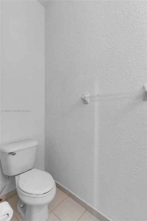 For Rent: $2,250 (2 beds, 2 baths, 1431 Square Feet)