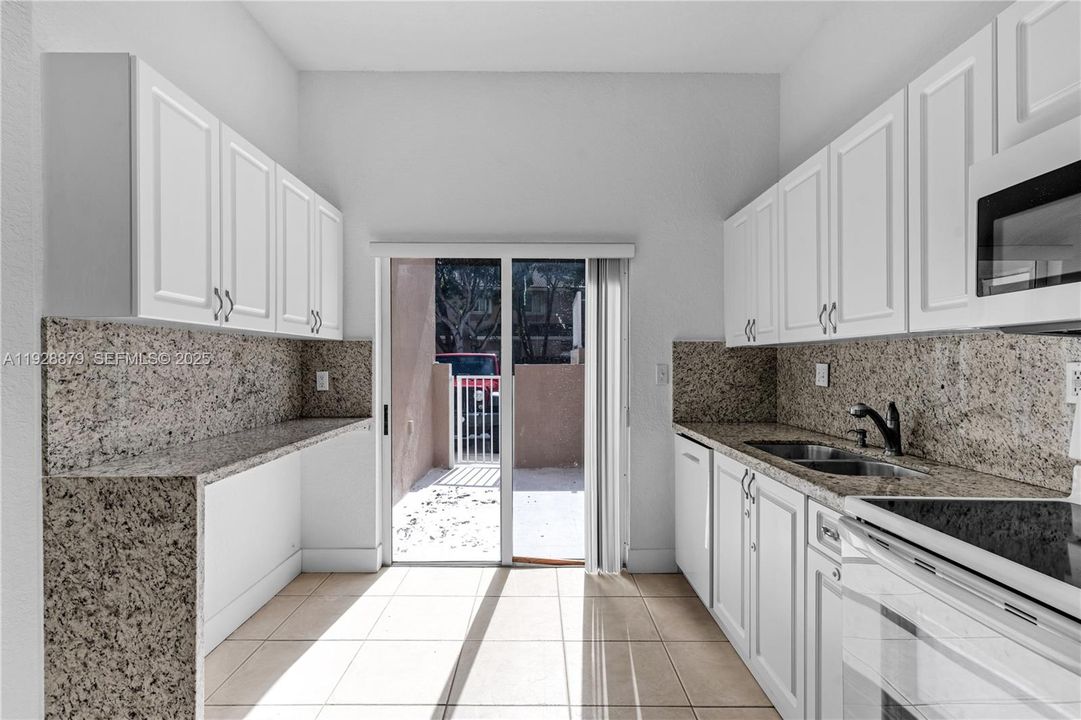 For Rent: $2,250 (2 beds, 2 baths, 1431 Square Feet)