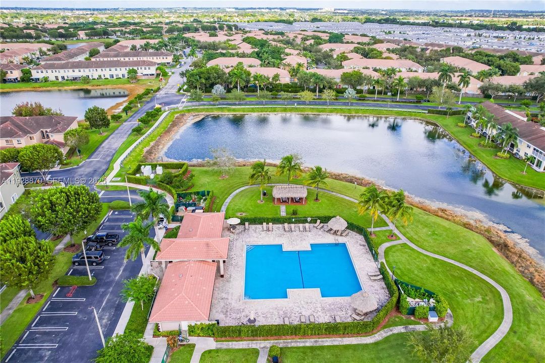 For Rent: $2,250 (2 beds, 2 baths, 1431 Square Feet)