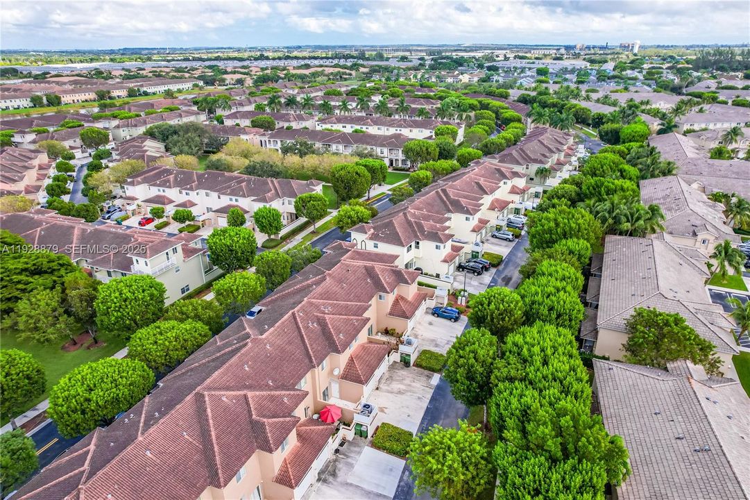 For Rent: $2,250 (2 beds, 2 baths, 1431 Square Feet)