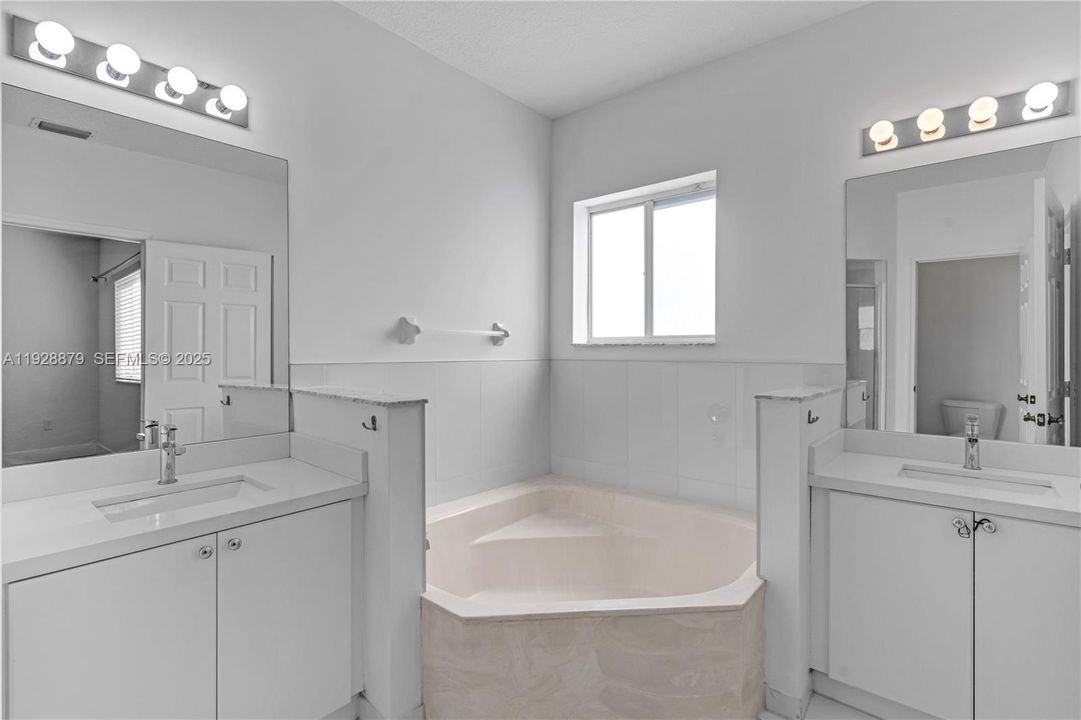 For Rent: $2,250 (2 beds, 2 baths, 1431 Square Feet)