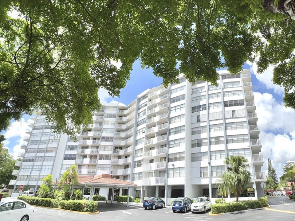 В аренду: $1,775 (1 спален, 1 ванн, 852 Квадратных фут)