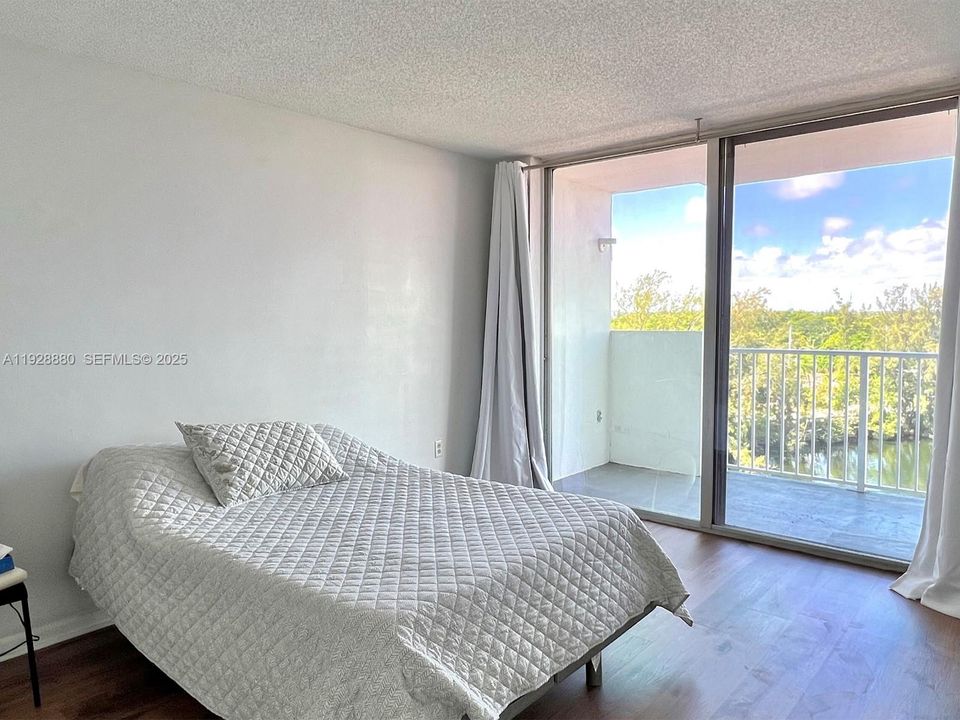 В аренду: $1,775 (1 спален, 1 ванн, 852 Квадратных фут)