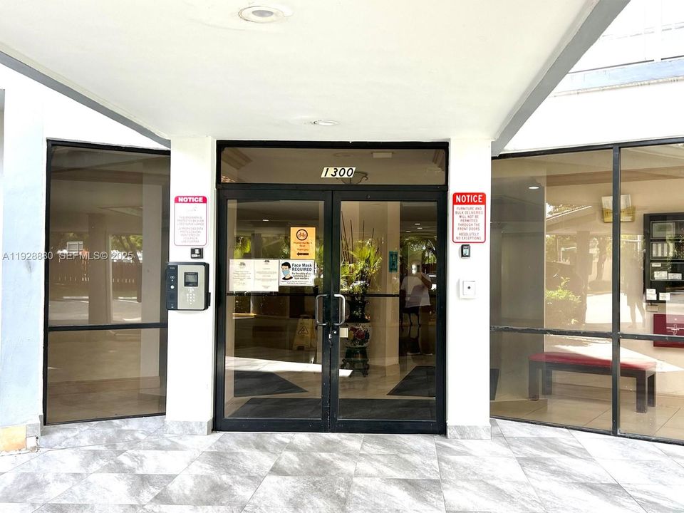 В аренду: $1,775 (1 спален, 1 ванн, 852 Квадратных фут)