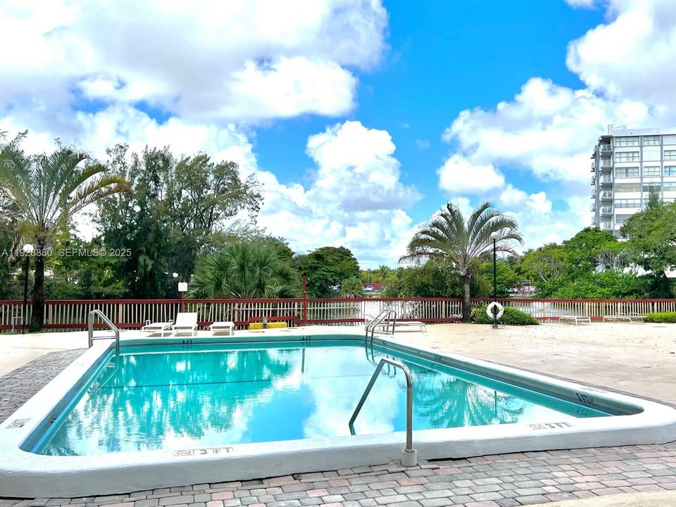 В аренду: $1,775 (1 спален, 1 ванн, 852 Квадратных фут)