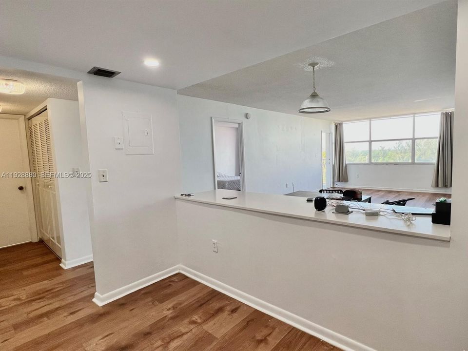 В аренду: $1,775 (1 спален, 1 ванн, 852 Квадратных фут)