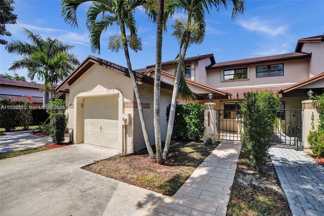 For Rent: $3,500 (3 beds, 2 baths, 1491 Square Feet)