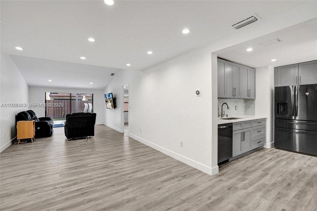 For Rent: $3,500 (3 beds, 2 baths, 1491 Square Feet)