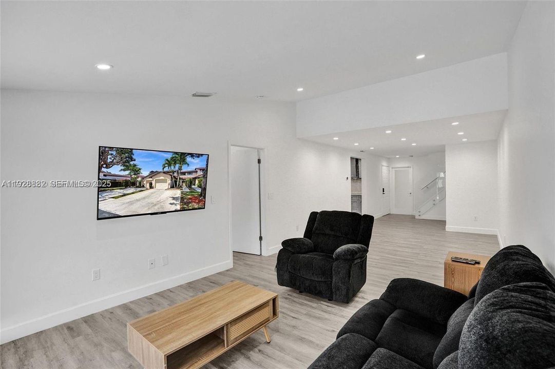 For Rent: $3,500 (3 beds, 2 baths, 1491 Square Feet)