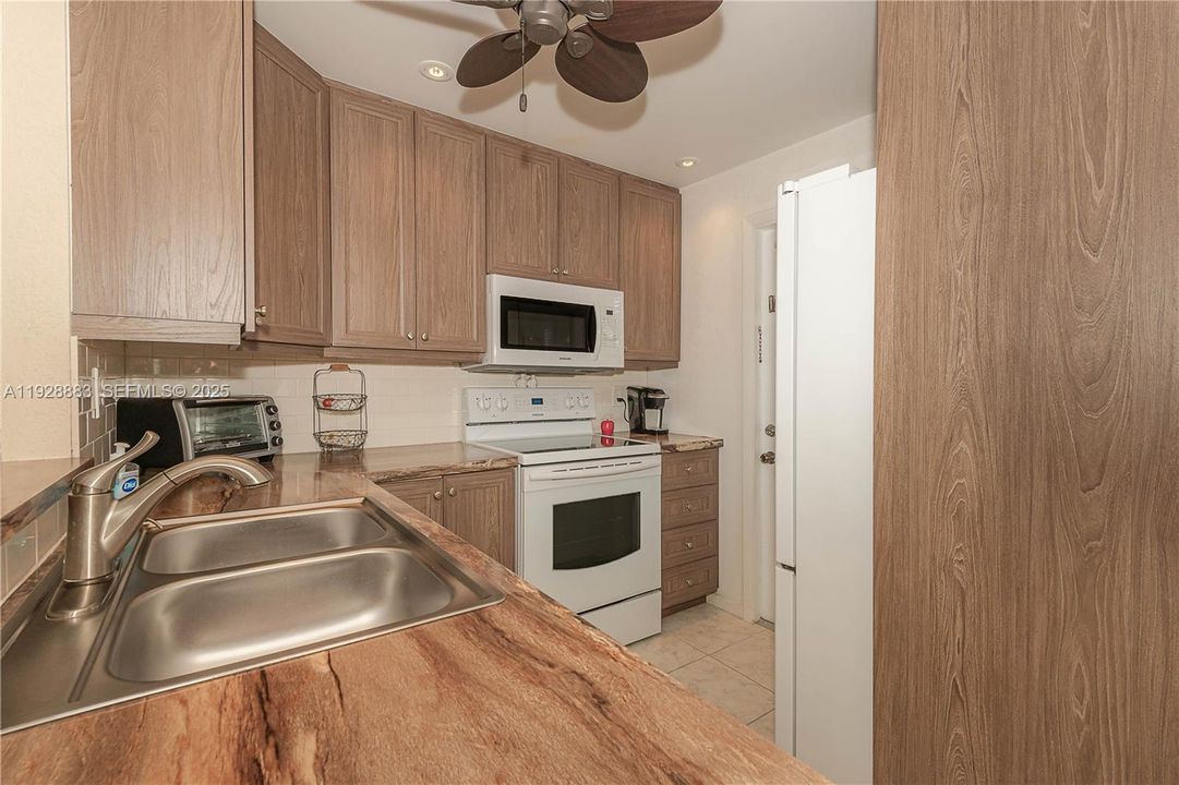 En Venta: $139,900 (2 camas, 2 baños, 944 Pies cuadrados)