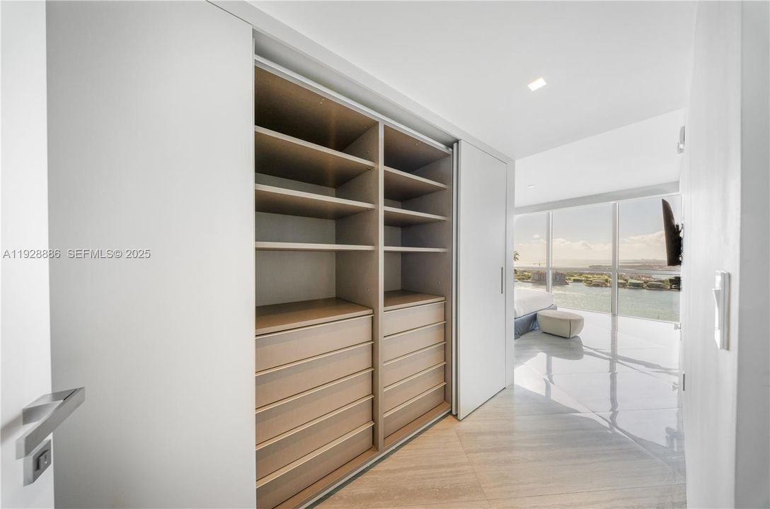 For Rent: $27,500 (2 beds, 2 baths, 2145 Square Feet)