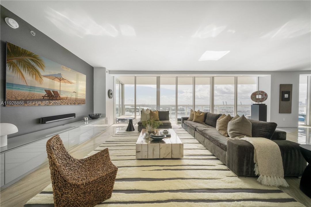 For Rent: $27,500 (2 beds, 2 baths, 2145 Square Feet)