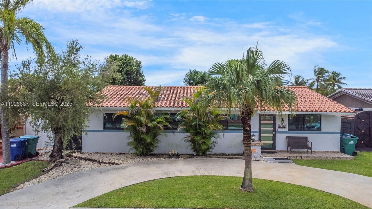 В аренду: $3,900 (3 спален, 2 ванн, 1426 Квадратных фут)