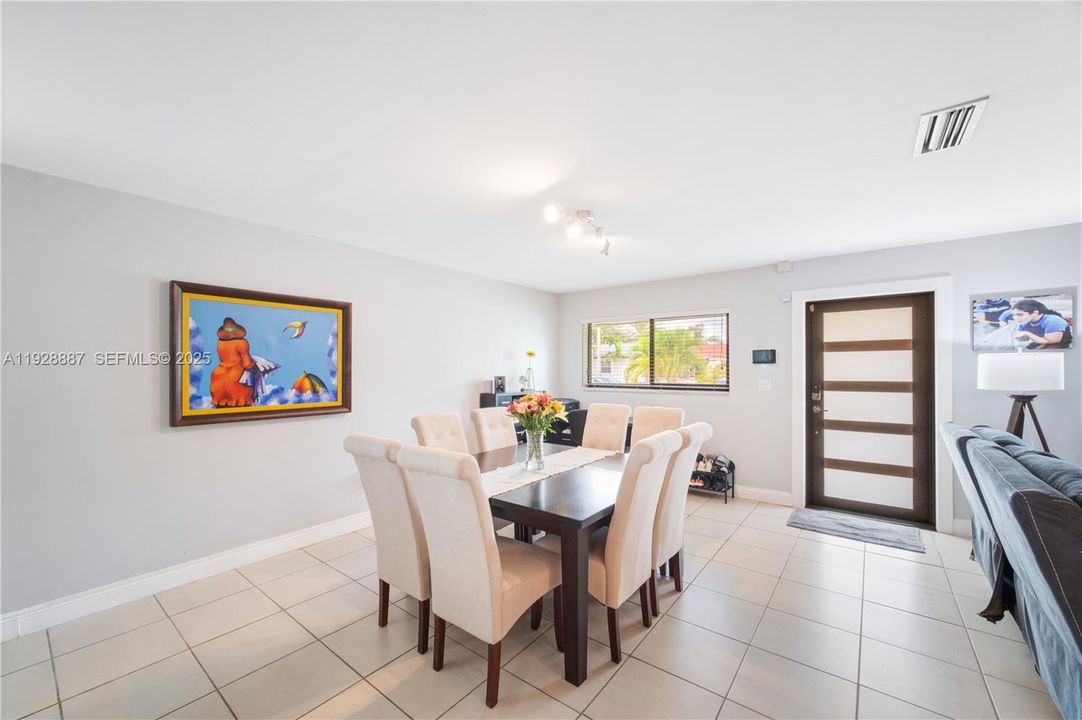 В аренду: $3,900 (3 спален, 2 ванн, 1426 Квадратных фут)