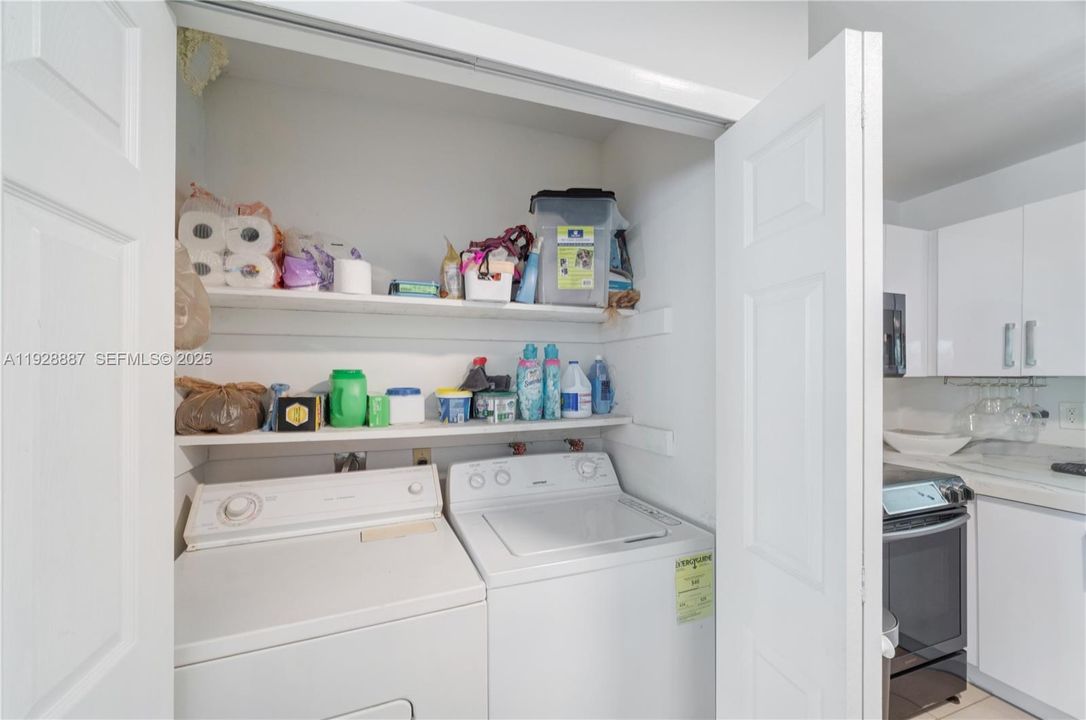 В аренду: $3,900 (3 спален, 2 ванн, 1426 Квадратных фут)