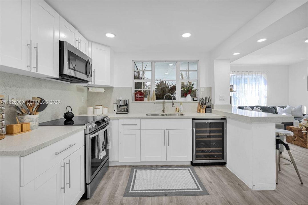 待售: $1,825,000 (0 贝兹, 0 浴室, 2428 平方英尺)