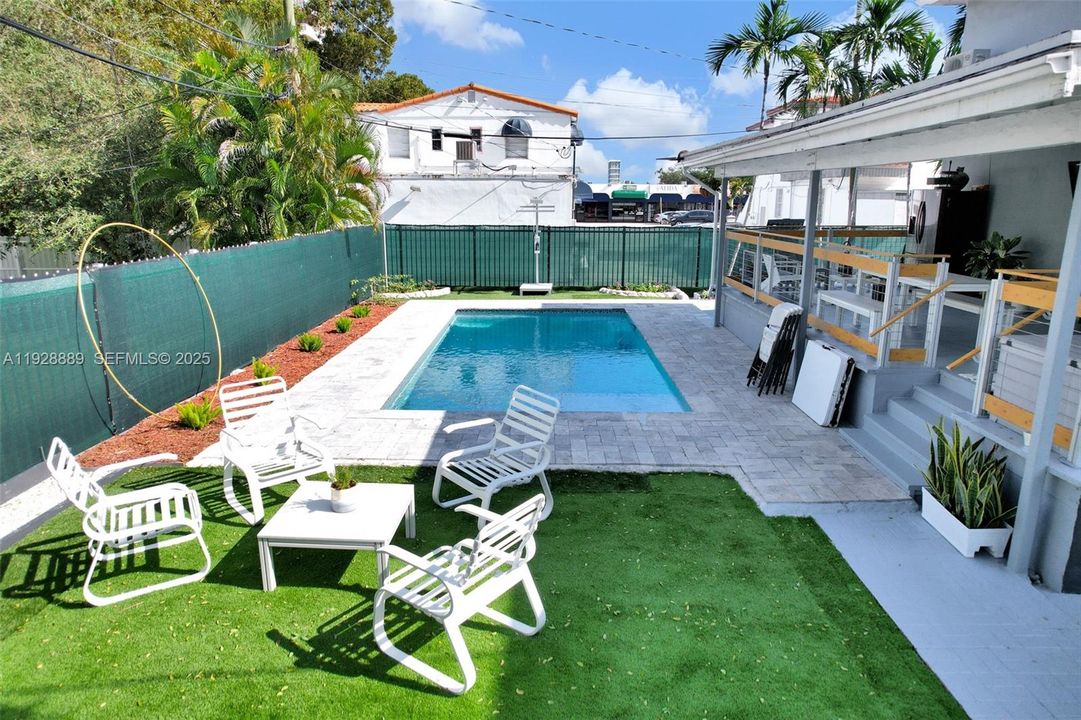 待售: $1,825,000 (0 贝兹, 0 浴室, 2428 平方英尺)