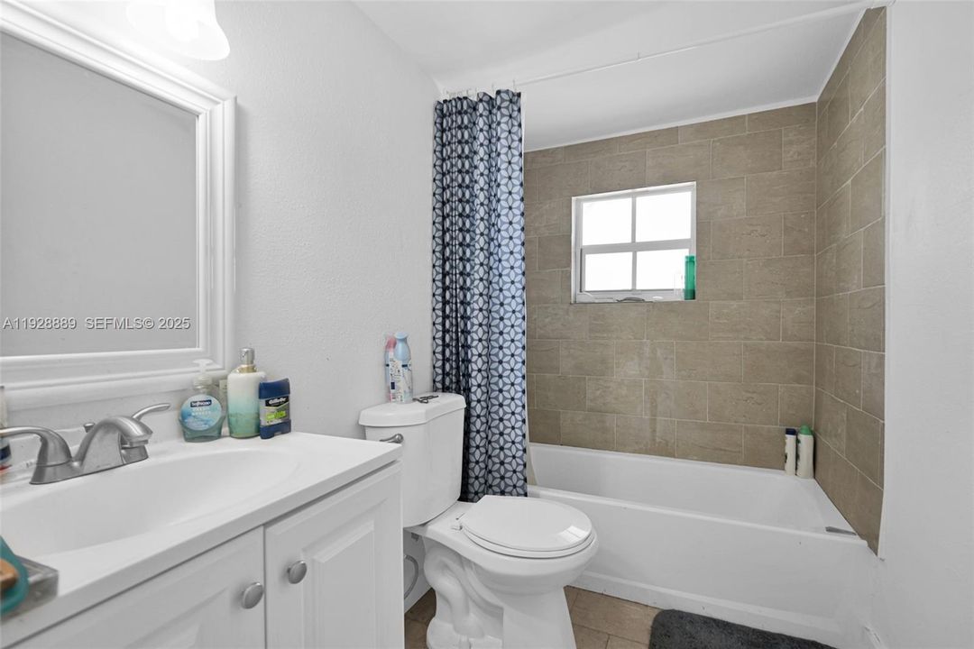 待售: $1,825,000 (0 贝兹, 0 浴室, 2428 平方英尺)