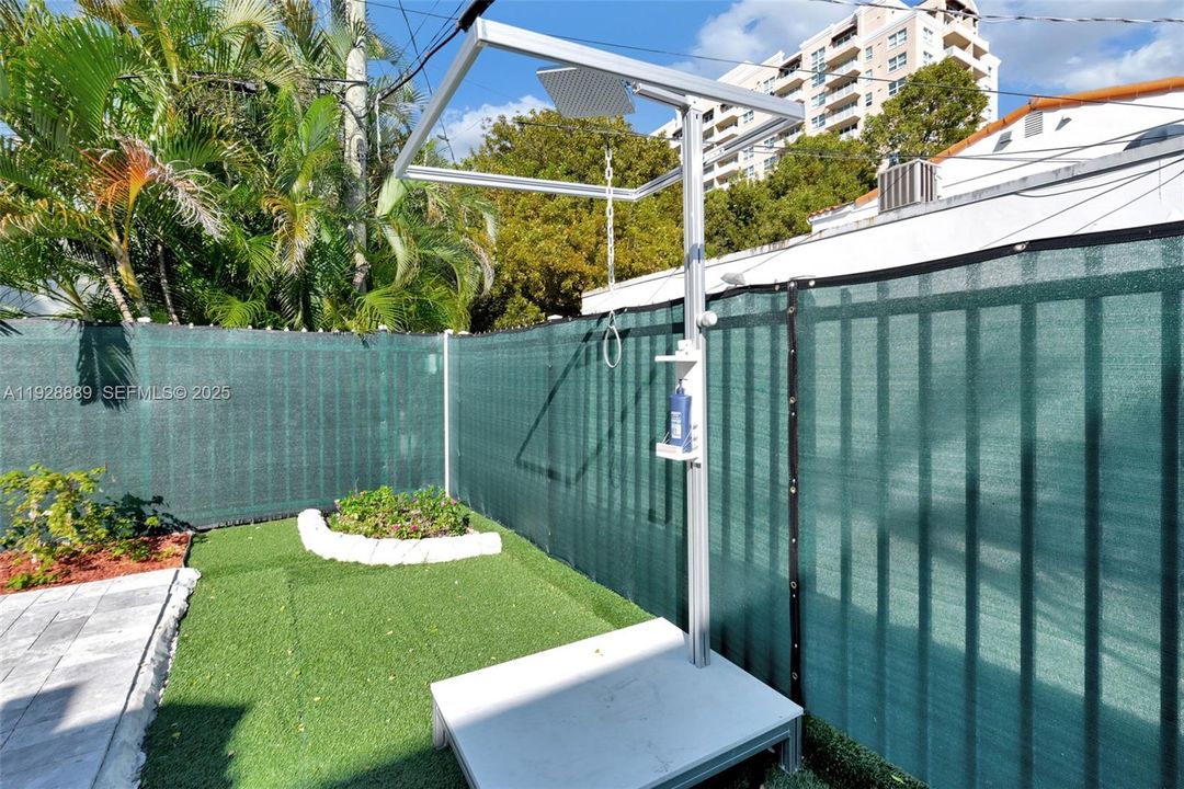 待售: $1,825,000 (0 贝兹, 0 浴室, 2428 平方英尺)